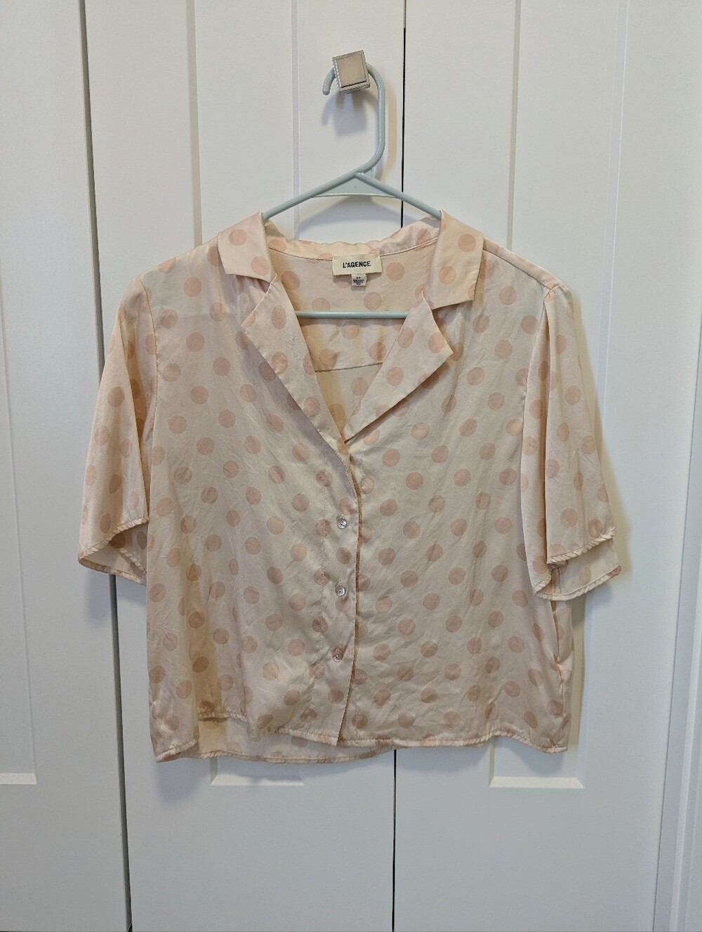 L'AGENCE Silk Blush Polka Dot Short Sleeve Button Shirt